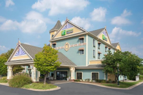  Holiday Inn Express Holland, an IHG Hotel  Холланд